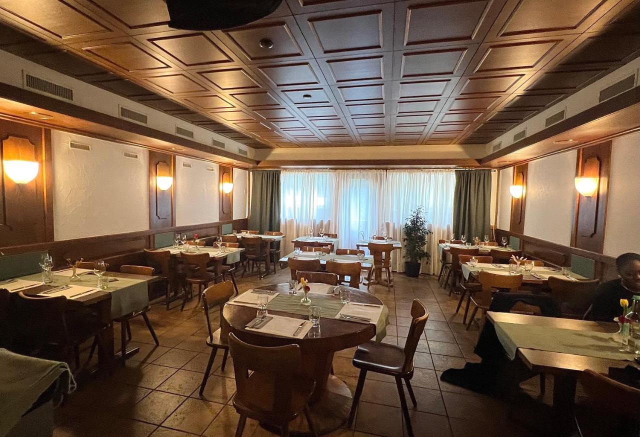 Hotel Jaeger Муртен Экстерьер фото