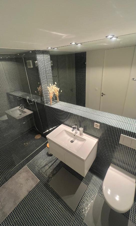 Hotel Jaeger Муртен Экстерьер фото