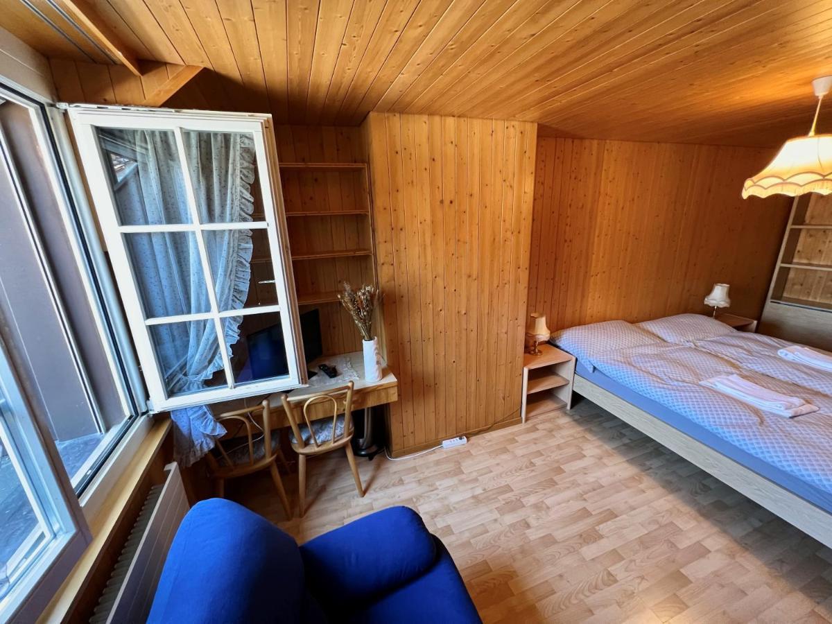 Hotel Jaeger Муртен Экстерьер фото